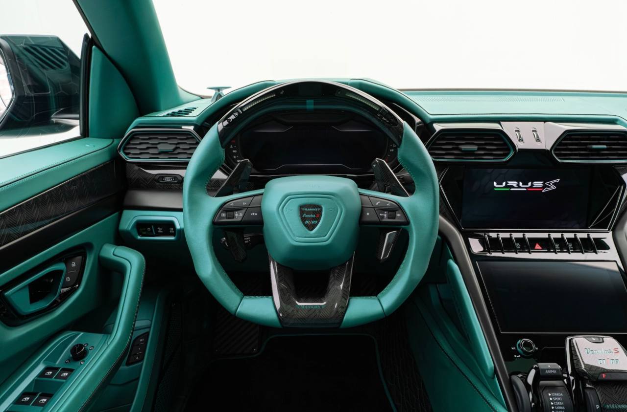  Lamborghini Urus