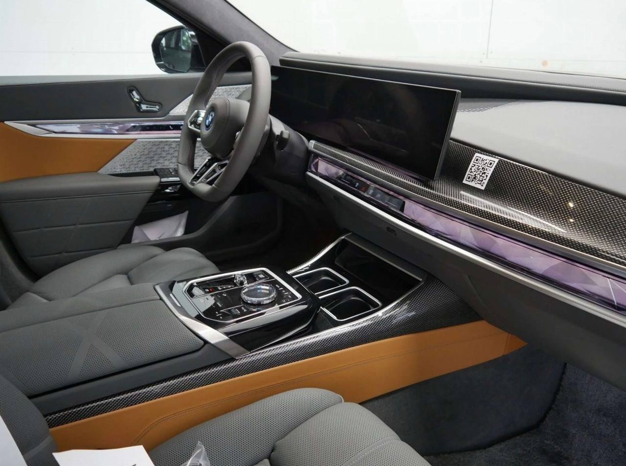 BMW I7