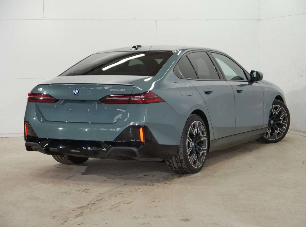 BMW I5