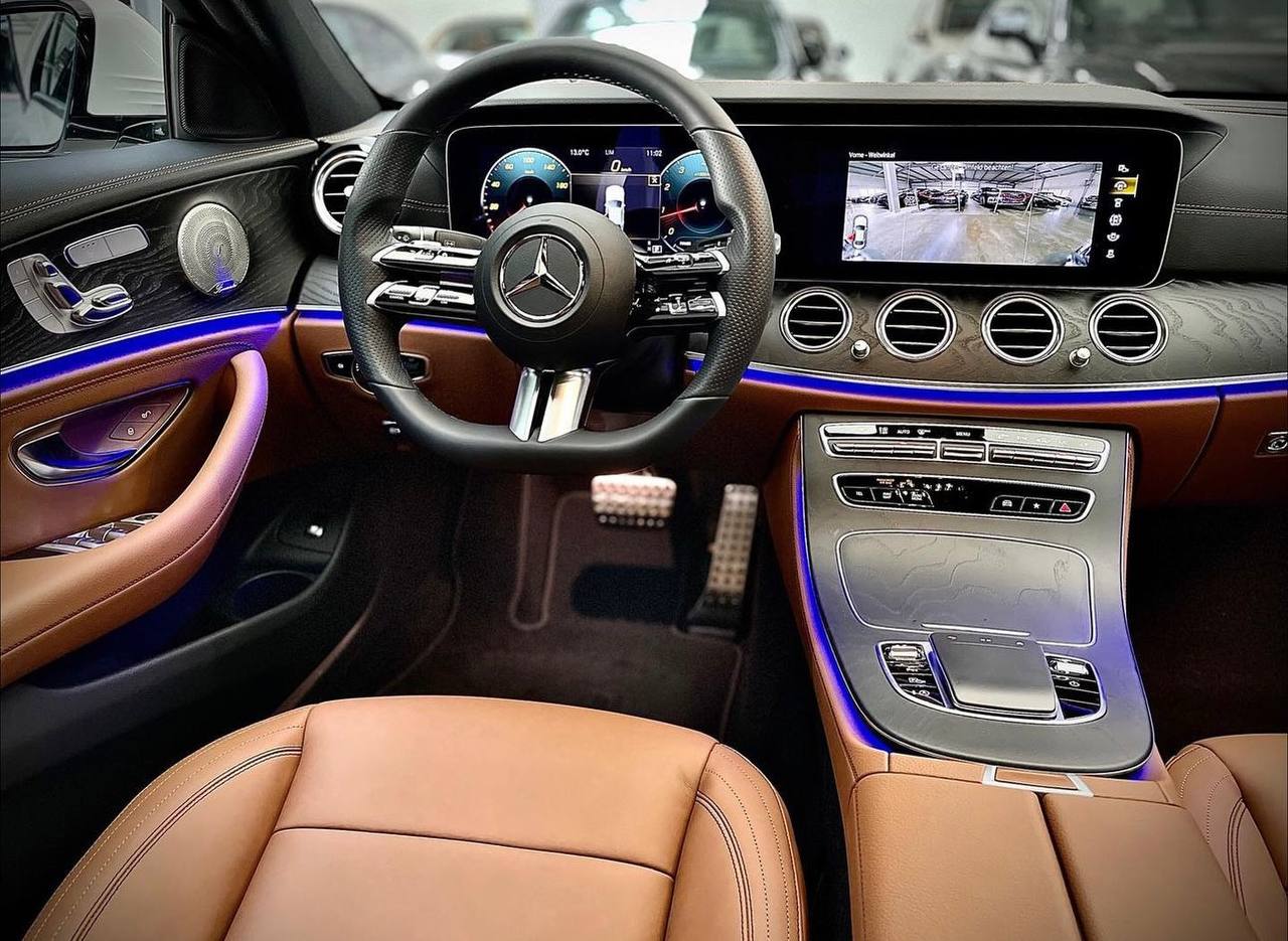 Mercedes-Benz E200