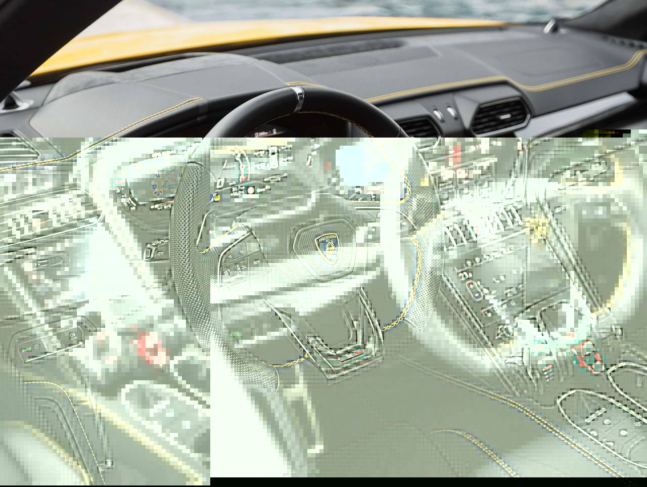  Lamborghini Urus