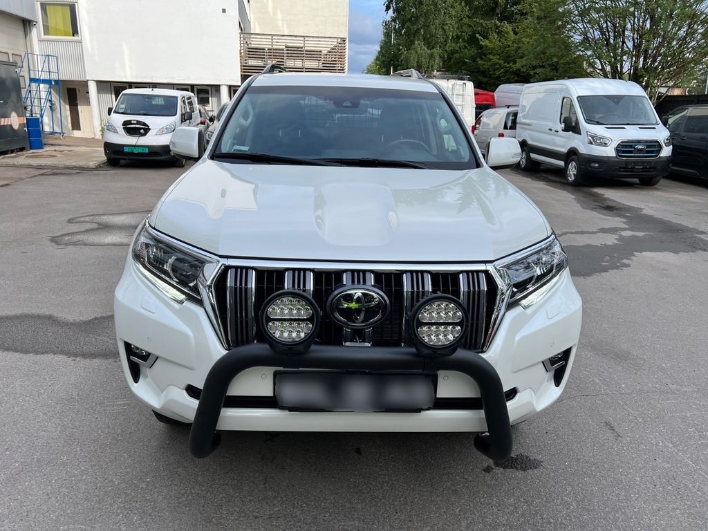 Toyota Land Cruiser 