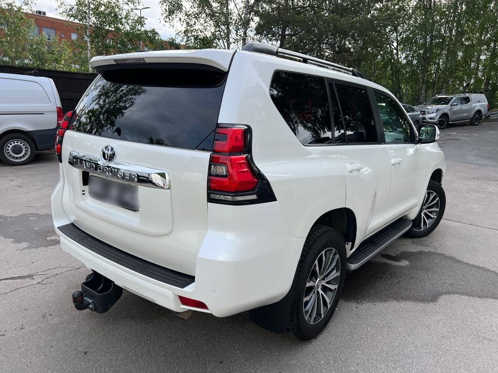 Toyota Land Cruiser 