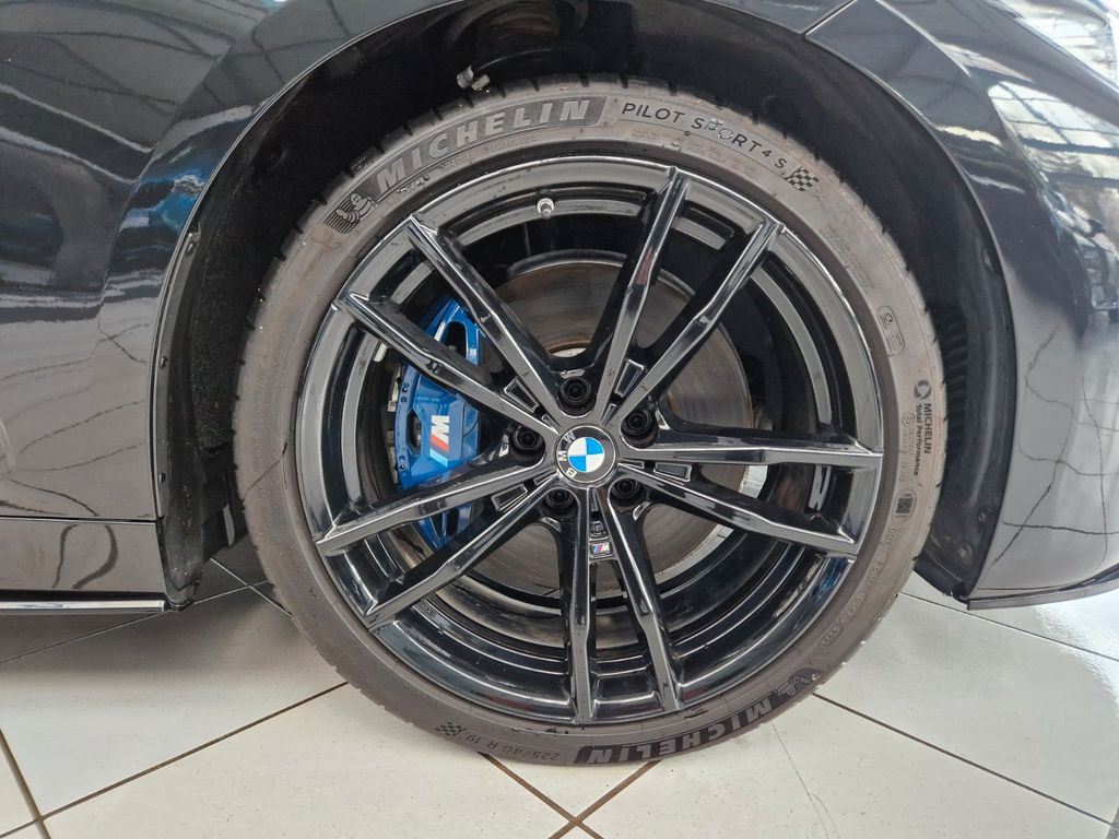 BMW M440i