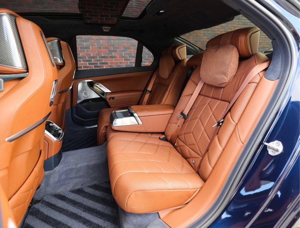 BMW 750