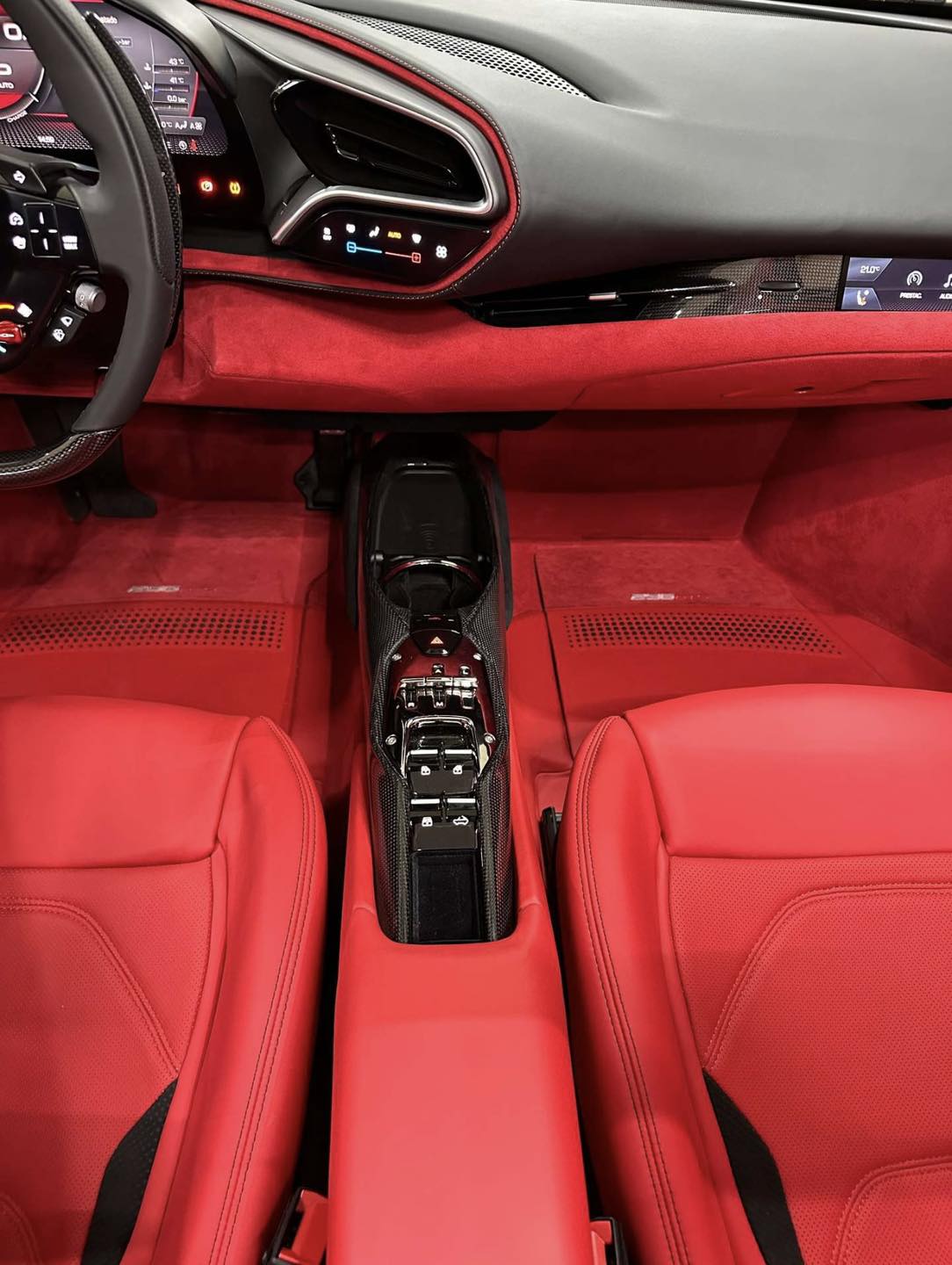  Ferrari 296