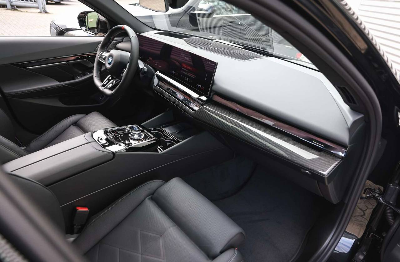BMW I5